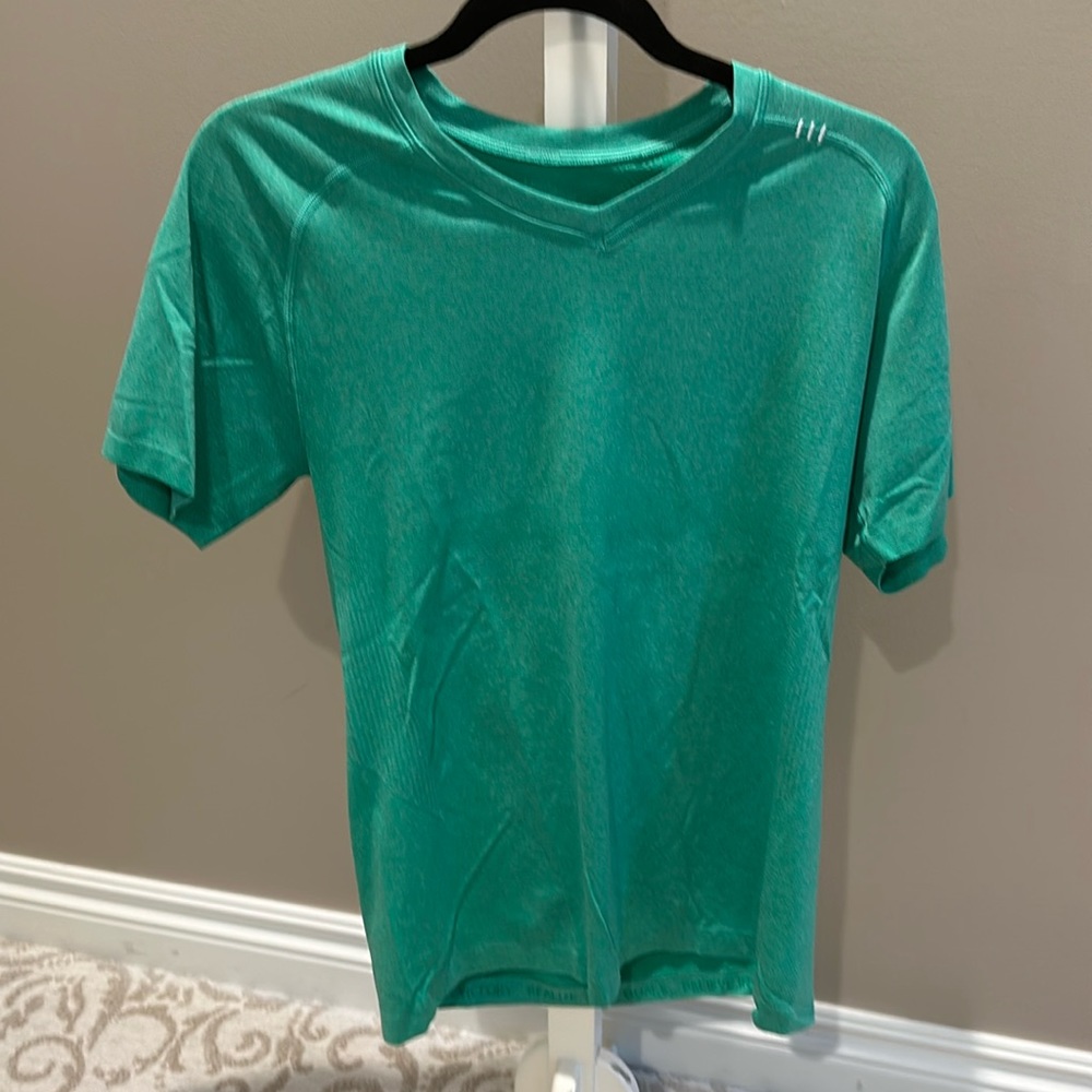 Lululemon Metal Vent Short Sleeve Shirt